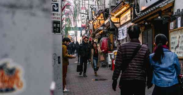 眼皮跳是吉是凶_右眼皮跳周一到周日